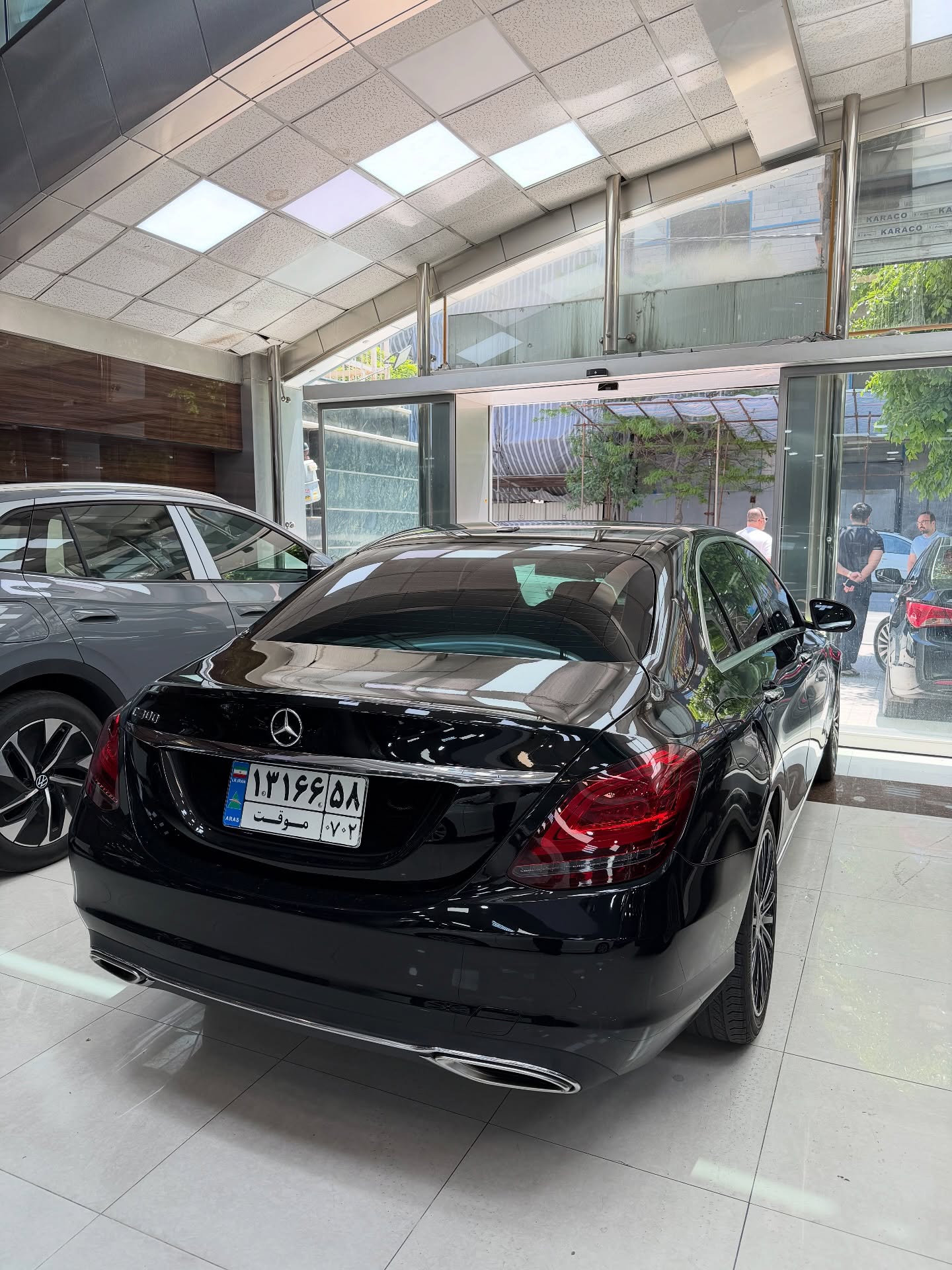 مرسدس بنز C300 مدل 2021