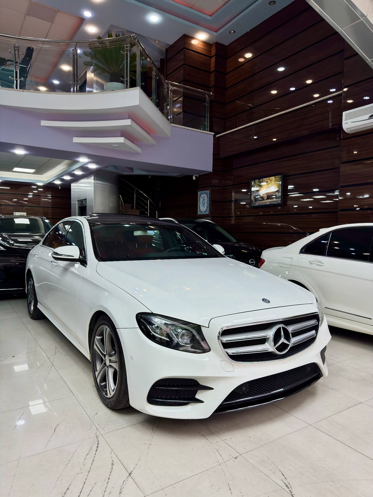 مرسدس بنز E300 مدل 2018