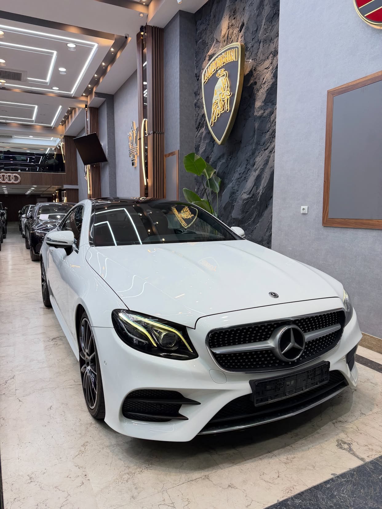 مرسدس بنز E300 مدل 2017