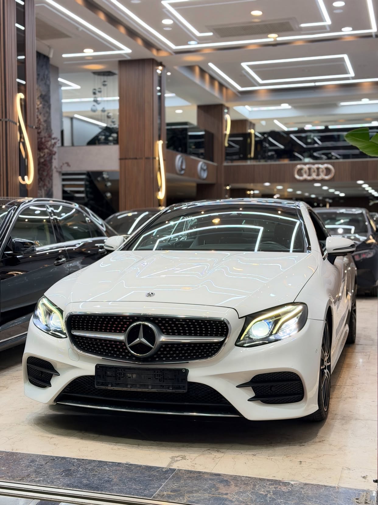 مرسدس بنز E300 مدل 2017